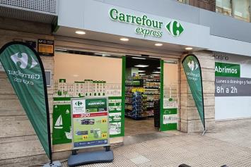 Carrefour impulsa su expansión con tres aperturas simultáneas