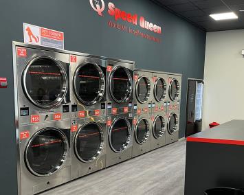 Speed Queen abre una de las lavanderías más grandes de España