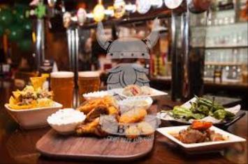Burgers y cervezas en la franquicia Blót